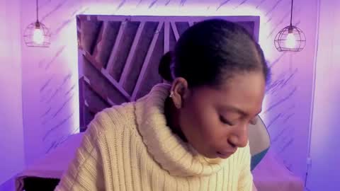Snapshot of queen_perla_ chatting on December 19, 12:01 pm online show from December 19, 12:01 pm