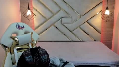 Snapshot of queen_perla_ chatting on December 28, 12:03 pm online show from December 28, 12:03 pm