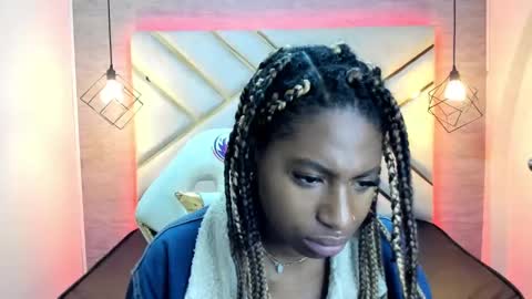Snapshot of queen_perla_ chatting on December 29, 2:00 pm online show from December 29, 2:00 pm