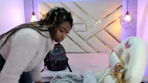 Snapshot of queen_perla_ chatting on January 7, 11:16 am online show from January 7, 11:16 am