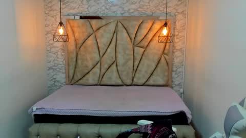 Snapshot of queen_perla_ chatting on January 8, 12:05 pm online show from January 8, 12:05 pm
