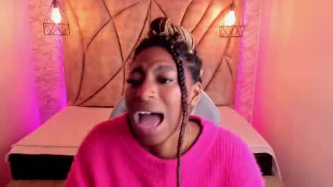 Snapshot of queen_perla_ chatting on January 22, 3:07 pm online show from January 22, 3:07 pm