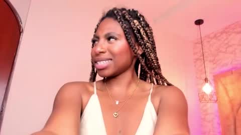 Snapshot of queen_perla_ chatting on January 23, 5:52 pm online show from January 23, 5:52 pm