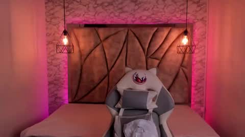 Snapshot of queen_perla_ chatting on January 24, 11:59 am online show from January 24, 11:59 am