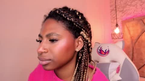 Snapshot of queen_perla_ chatting on January 27, 3:39 pm online show from January 27, 3:39 pm