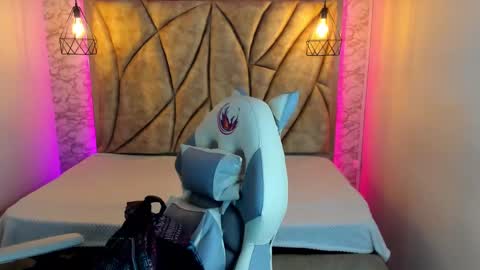 Snapshot of queen_perla_ chatting on January 29, 11:30 am online show from January 29, 11:30 am