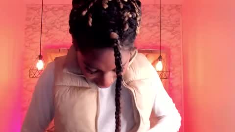 Snapshot of queen_perla_ chatting on February 1, 2:56 pm online show from February 1, 2:56 pm