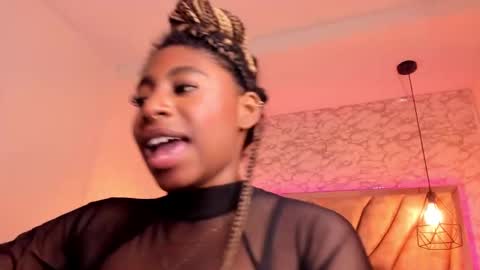 Snapshot of queen_perla_ chatting on February 9, 6:26 pm online show from February 9, 6:26 pm