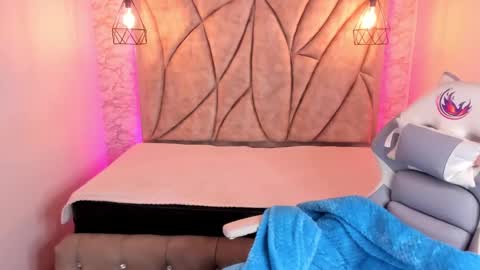 Snapshot of queen_perla_ chatting on February 26, 12:03 pm online show from February 26, 12:03 pm
