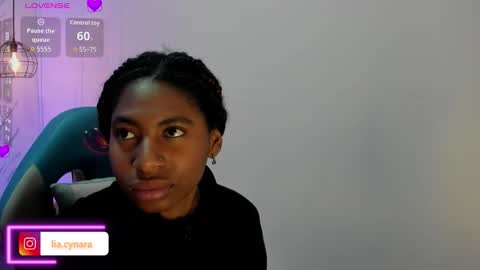 Snapshot of queen_perla_ chatting on September 11, 11:10 am online show from September 11, 11:10 am