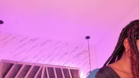Snapshot of queen_perla_ chatting on September 12, 7:36 pm online show from September 12, 7:36 pm