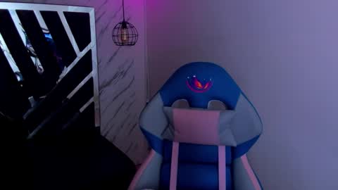   online show from October 23, 11:42 am