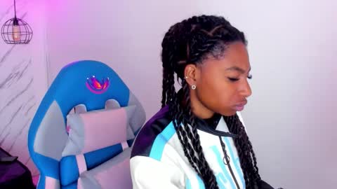   online show from November 3, 11:33 am