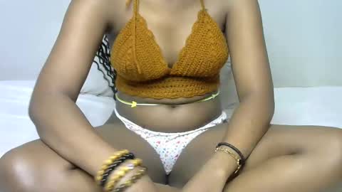 Snapshot of queen_polite chatting on December 4, 8:56 am queen_polite online show from December 4, 8:56 am