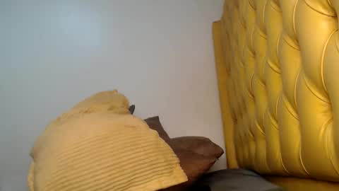 Snapshot of queen_tweakingbae chatting on December 16, 2:16 am valdonte online show from December 16, 2:16 am