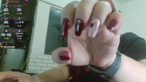 queen_xv online show from April 8, 2:11 am