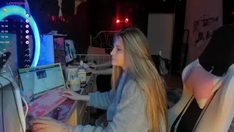 Snapshot of queenafina chatting on May 25, 2:39 am Kim online show from May 25, 2:39 am