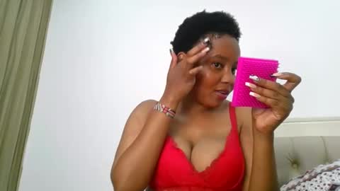 Snapshot of queenbeiby05 chatting on May 10, 8:36 pm queen online show from May 10, 8:36 pm