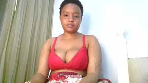 Snapshot of queenbeiby05 chatting on May 17, 8:49 pm queen online show from May 17, 8:49 pm