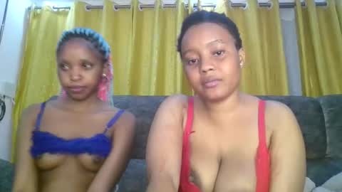 Snapshot of queenbeiby05 chatting on May 19, 1:56 am queen online show from May 19, 1:56 am