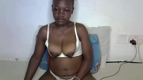 Snapshot of queenbest chatting on May 18, 4:07 am Cindy Melahnin online show from May 18, 4:07 am