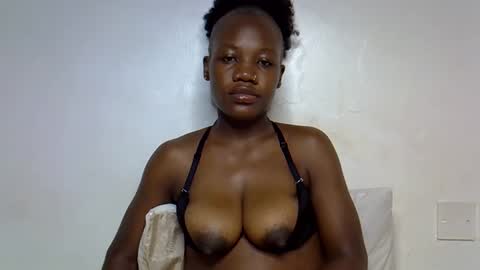 Snapshot of queenbest chatting on May 31, 6:31 am Cindy Melahnin online show from May 31, 6:31 am