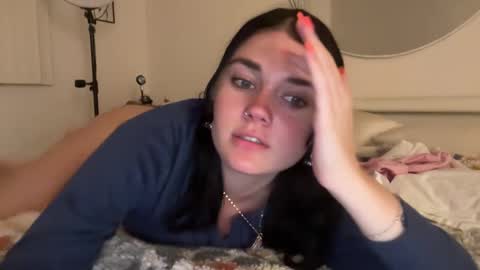 Snapshot of queencassidyy chatting on December 2, 5:04 am Cassidy online show from December 2, 5:04 am