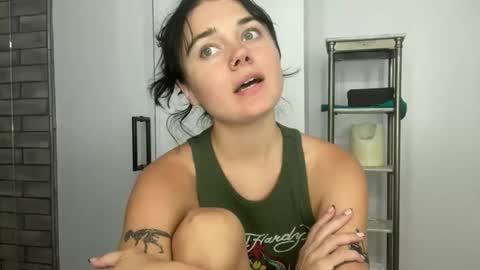 Snapshot of queencassidyy chatting on October 29, 11:17 pm Cassidy online show from October 29, 11:17 pm