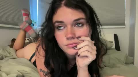 Snapshot of queencassidyy chatting on November 22, 11:37 pm Cassidy online show from November 22, 11:37 pm