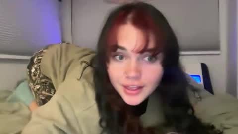 Snapshot of queencassidyy chatting on December 17, 7:36 am Cassidy online show from December 17, 7:36 am