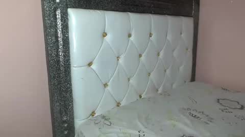 queenchloe1 online show from April 13, 6:57 pm