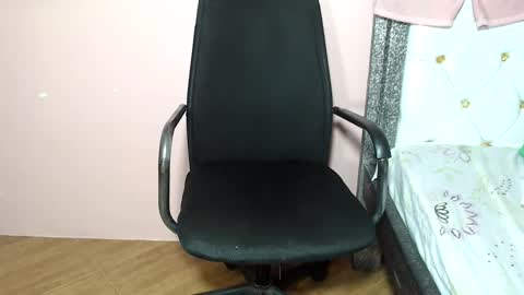 queenchloe1 online show from April 15, 6:26 pm