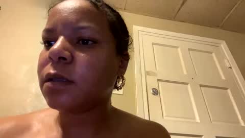 queencreolexo online show from November 23, 2:33 am