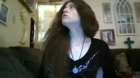 queencrimsonlvx online show from May 6, 2:19 am