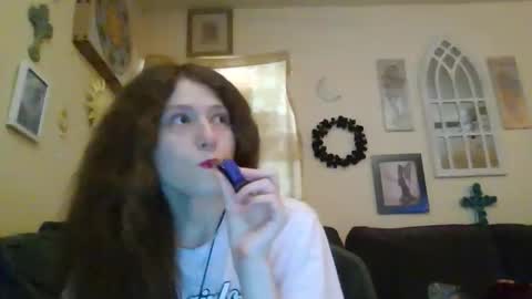 queencrimsonlvx online show from May 10, 10:31 am