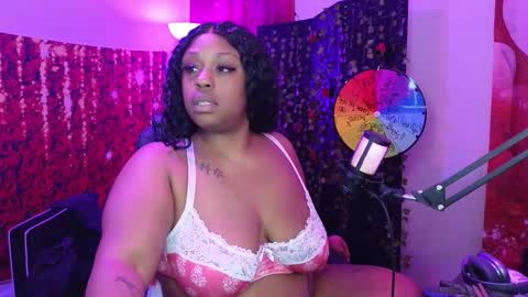 Queen Cherise Roze online show from February 11, 4:50 am