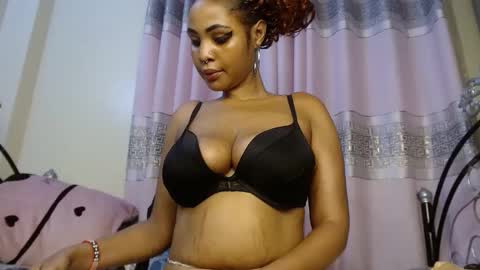 Snapshot of queendelicious1 chatting on February 25, 5:47 pm faithdoris online show from February 25, 5:47 pm