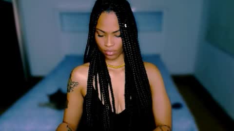 Snapshot of queendom_ing chatting on November 12, 12:55 am Sweet Goddess online show from November 12, 12:55 am