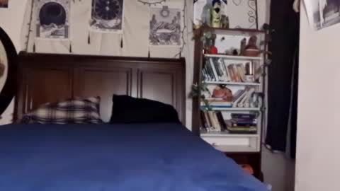 Queen Fantasee  online show from December 6, 7:32 am