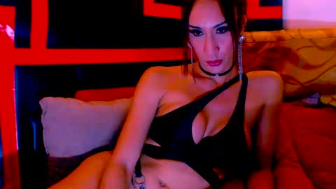 Snapshot of queenfox4u chatting on December 30, 8:04 pm LadyAlpa online show from December 30, 8:04 pm