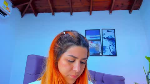 Snapshot of queengrett chatting on January 18, 1:52 am Queen online show from January 18, 1:52 am