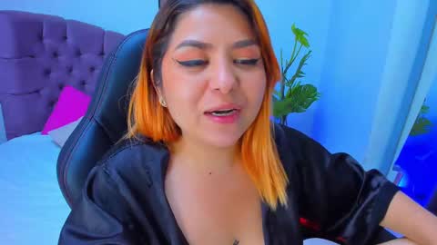 Snapshot of queengrett chatting on February 11, 1:10 am Queen online show from February 11, 1:10 am