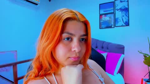 Snapshot of queengrett chatting on February 25, 1:41 am Queen online show from February 25, 1:41 am