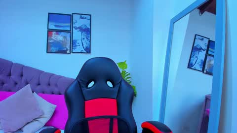 Snapshot of queengrett chatting on March 1, 6:21 pm Queen online show from March 1, 6:21 pm