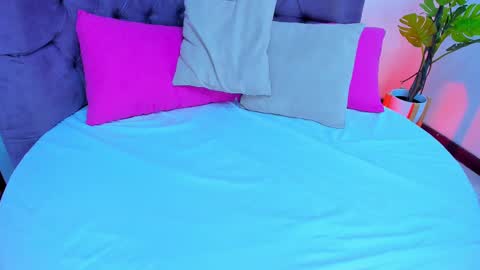 Snapshot of queengrett chatting on March 1, 9:26 pm Queen online show from March 1, 9:26 pm