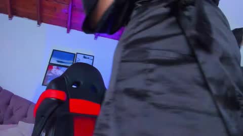 Snapshot of queengrett chatting on March 3, 10:10 pm Queen online show from March 3, 10:10 pm