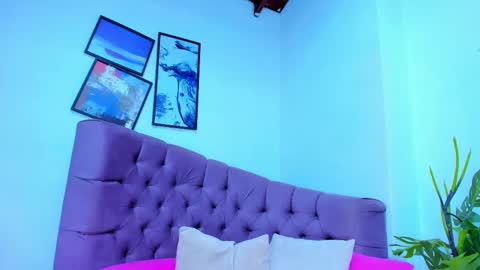 Snapshot of queengrett chatting on September 23, 6:22 pm Queen online show from September 23, 6:22 pm