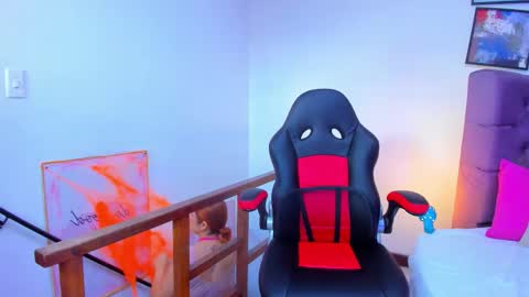 Snapshot of queengrett chatting on October 21, 6:52 pm Queen online show from October 21, 6:52 pm