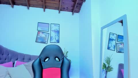 Queen online show from January 15, 6:44 pm