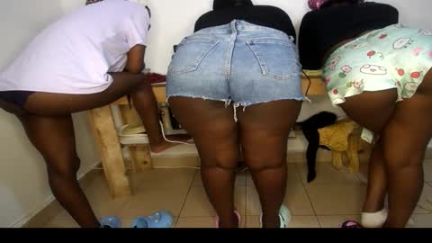 Nina online show from March 29, 9:04 pm